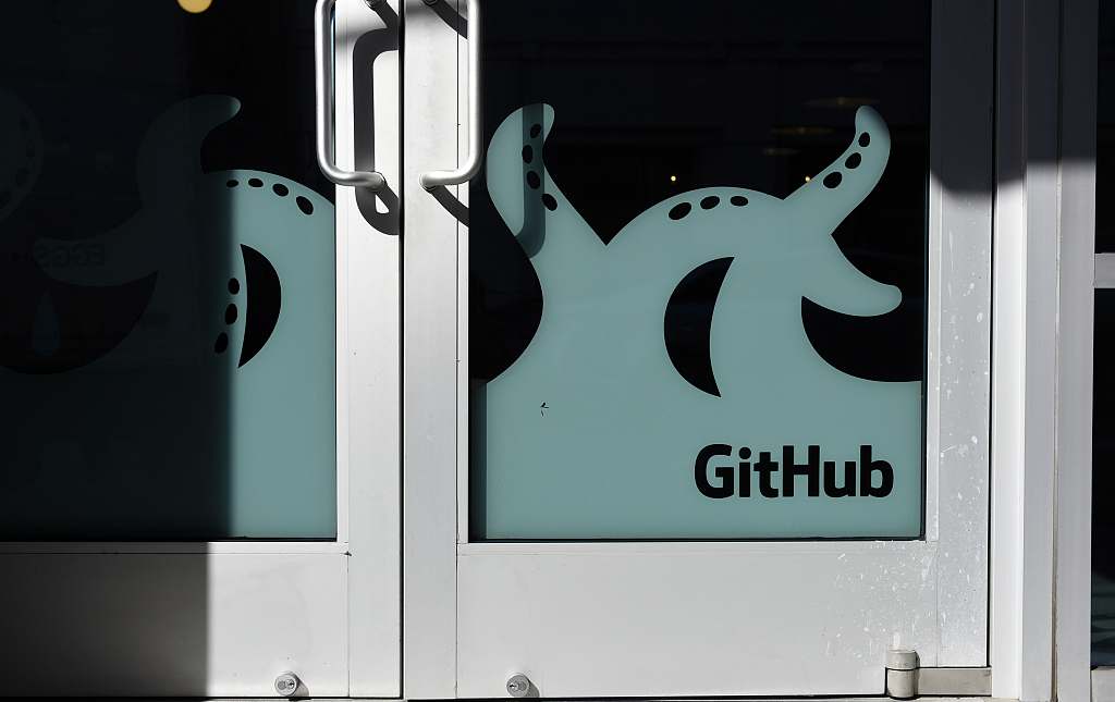 GitHub年度报告出炉，程序员们最爱的开源项目和表情是什么？