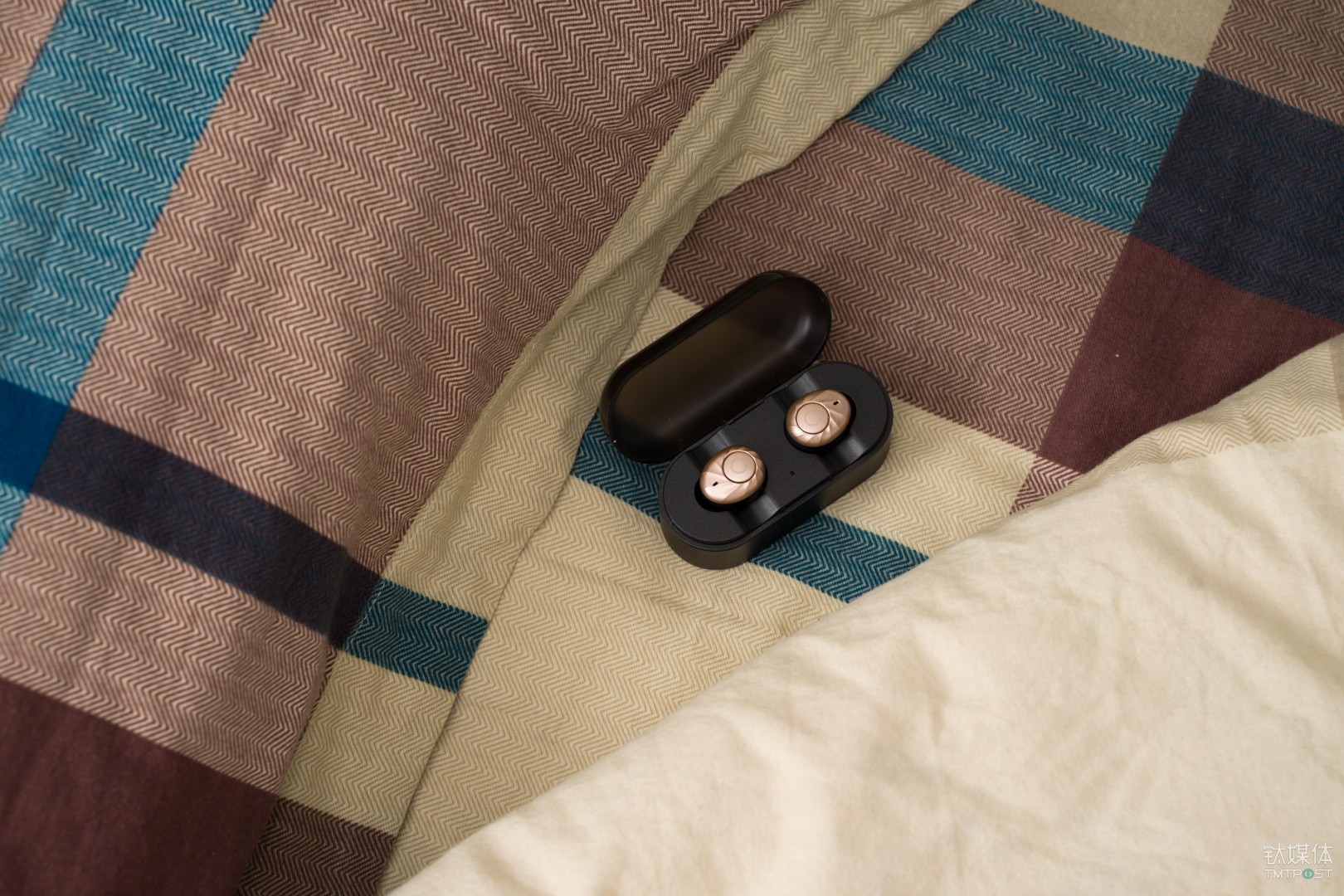 无线耳机更适合睡觉佩戴