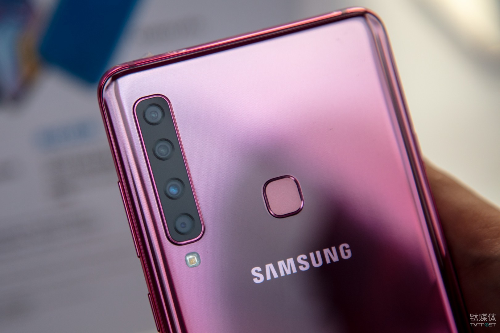 狙击华为Mate 20浴霸三摄，三星全球首款后置四摄手机A9s发布