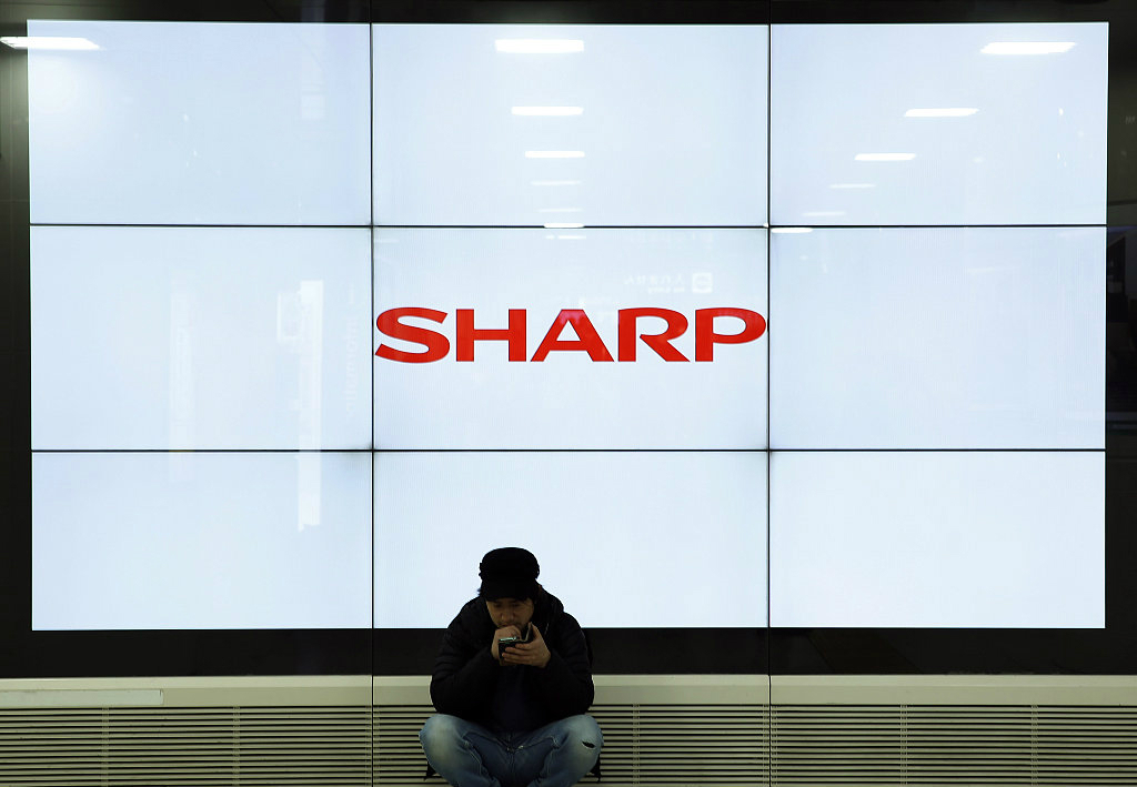 不止更清晰，夏普这台8K电视还能订票、K歌