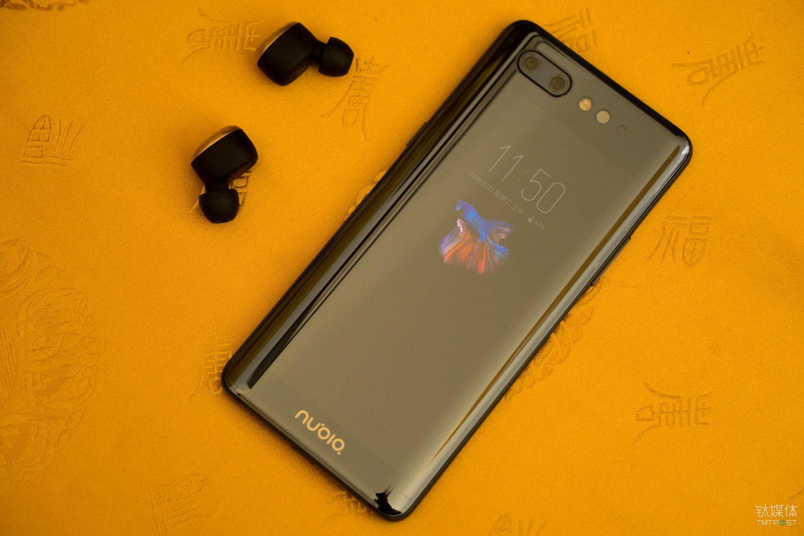 日间光线状态熄屏显示