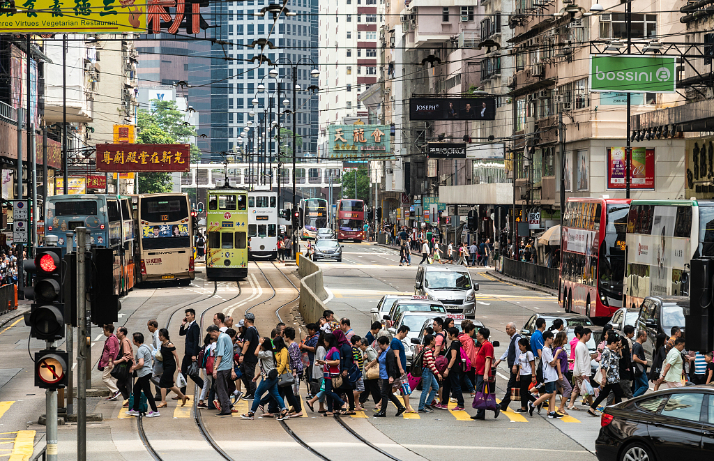 新电商法实施前，香港水货客选择先赚上一笔