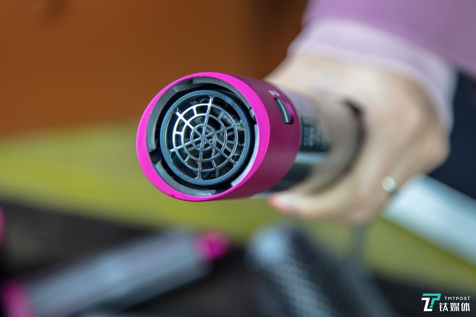 机身安装梳头的卡口