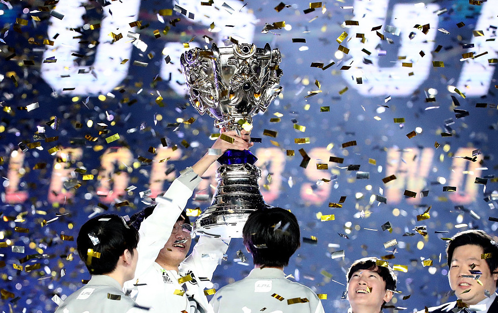 S8两亿观赛+iG夺冠刷屏，《英雄联盟》全球版图剑指世界杯?