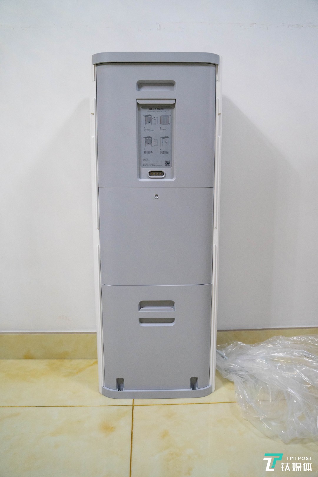 采用三层滤网磁吸式前盖设计