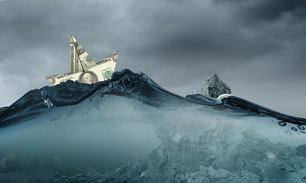 消费金融这门风险后置的生意，从来不缺飞蛾扑火