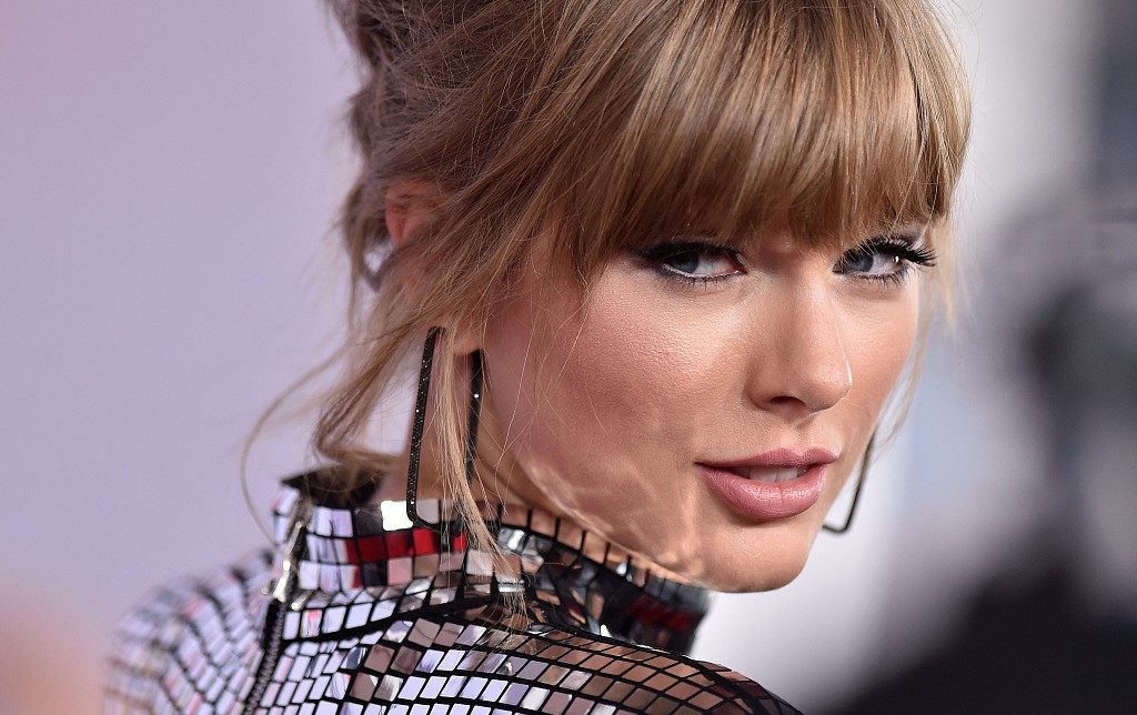 环球音乐为了签Taylor Swift，拿出了史上最值钱合约