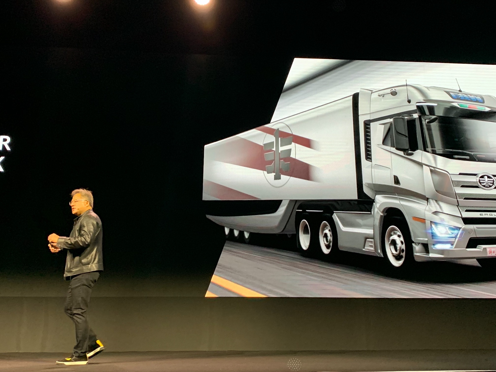 英伟达汽车业务加速，新造车、自动驾驶公司集体采购NVIDIA DRIVE AGX | 钛快讯