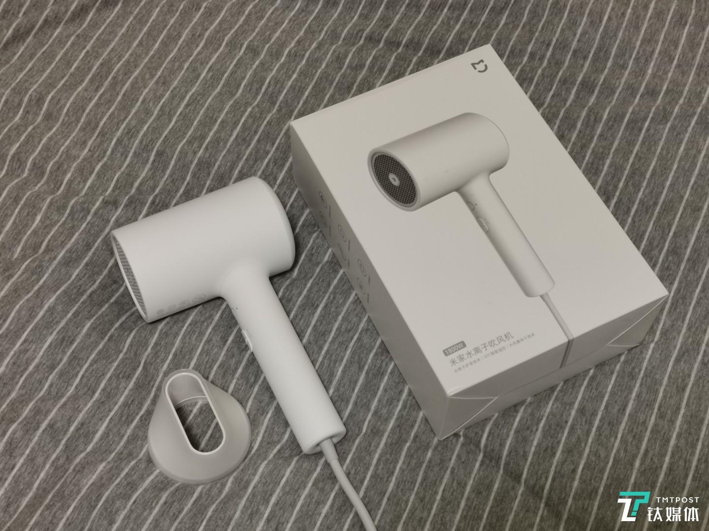 米家水离子吹风机
