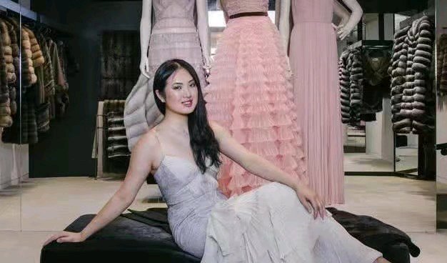 任正非20岁小女儿亮相，在哈佛读大三：真正独立是不依赖父母