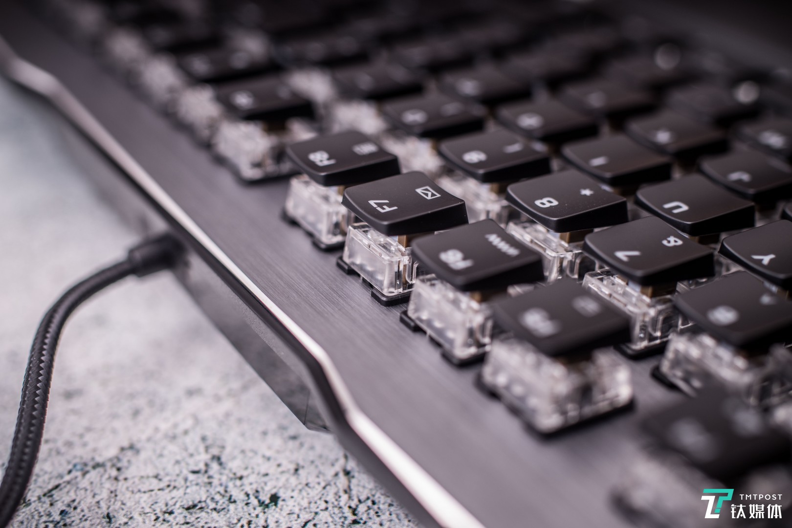 泰坦轴使用感觉和茶轴非常类似