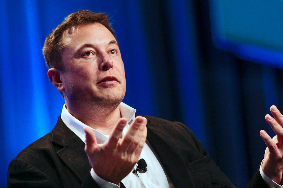 对话马斯克：若有人制造更好的车，特斯拉破产也是好事