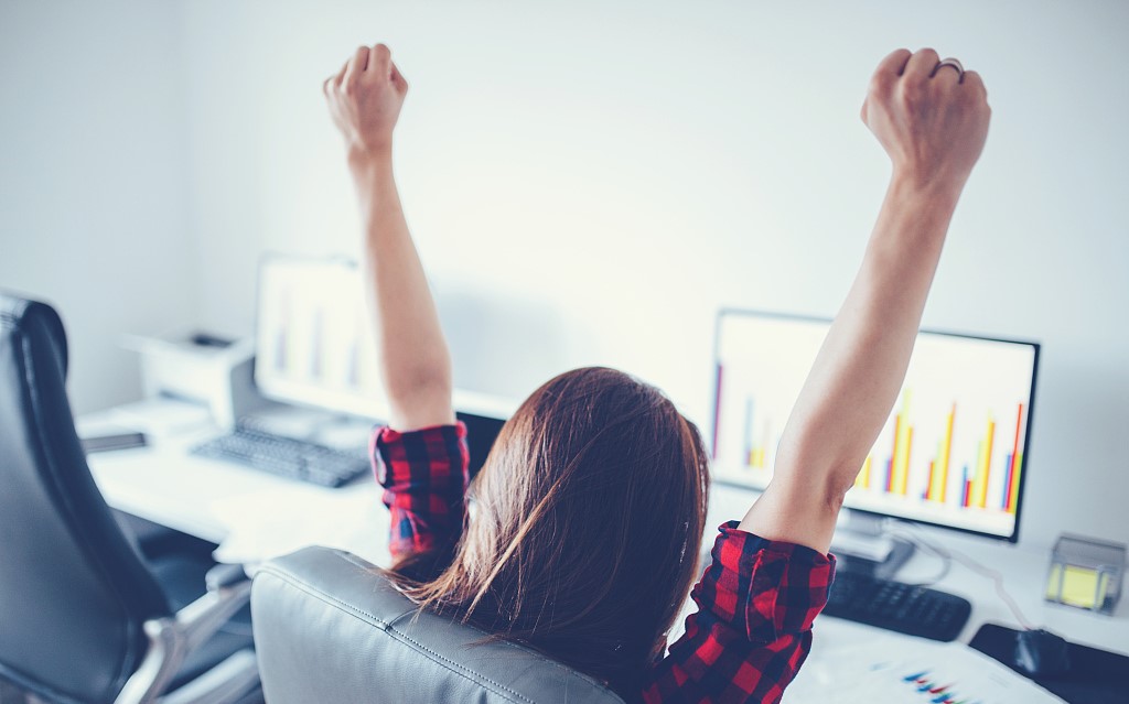 当AI开始保护她