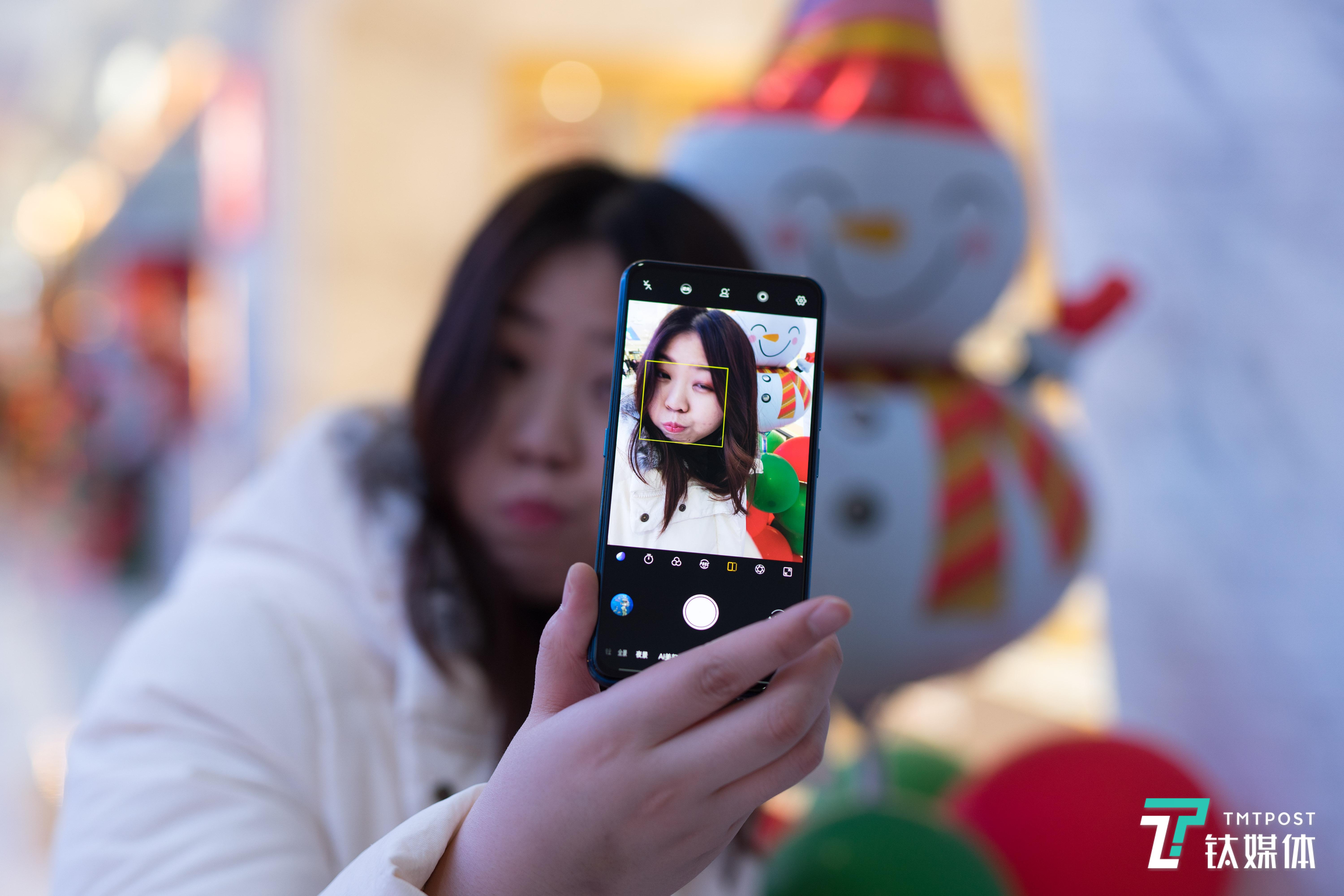 &ldquo;帮拍模式&rdquo;拯救拍摄直男