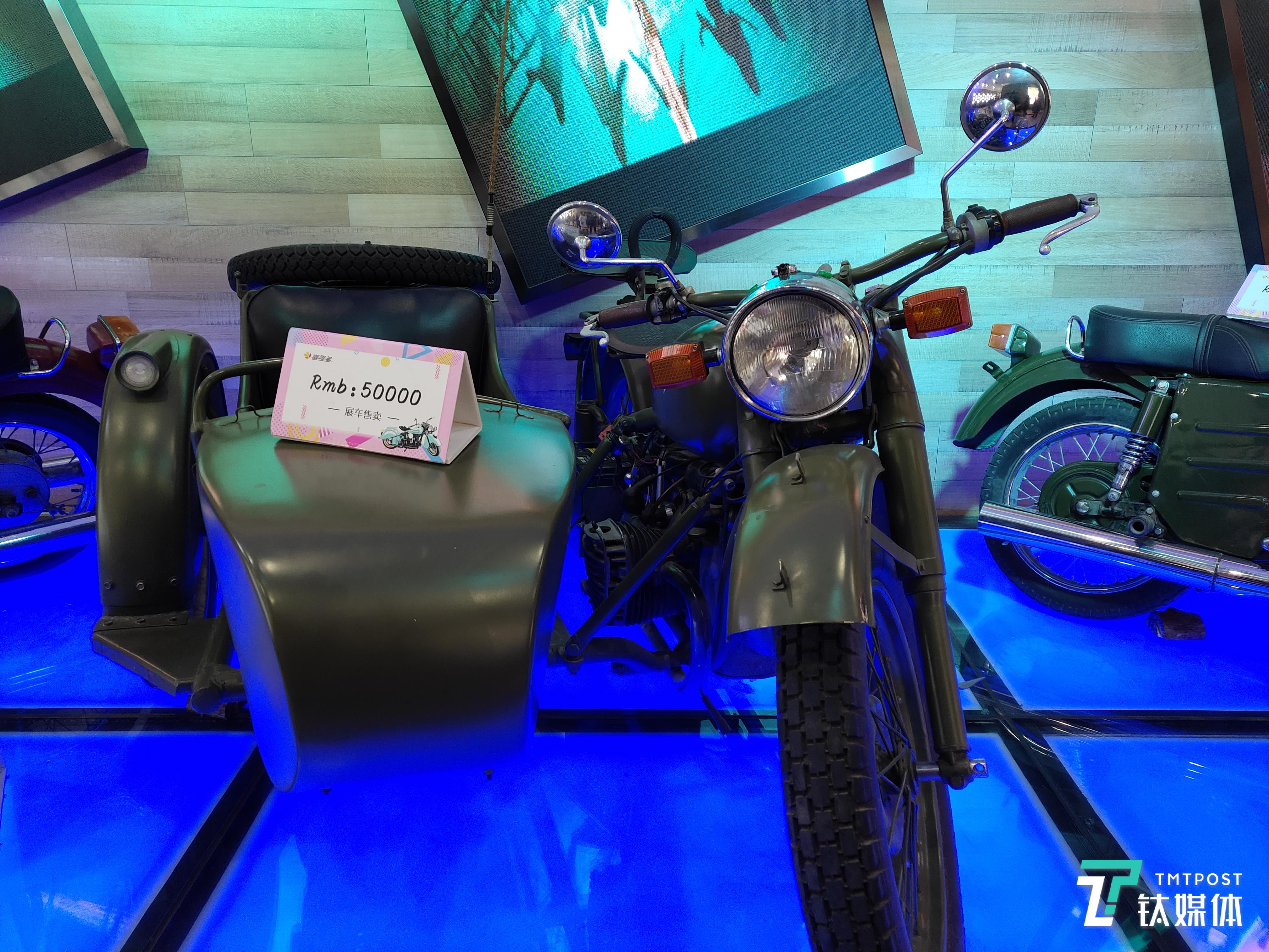 焦距：30mm 光圈：f/1.8 快门速度：1/50s ISO:150