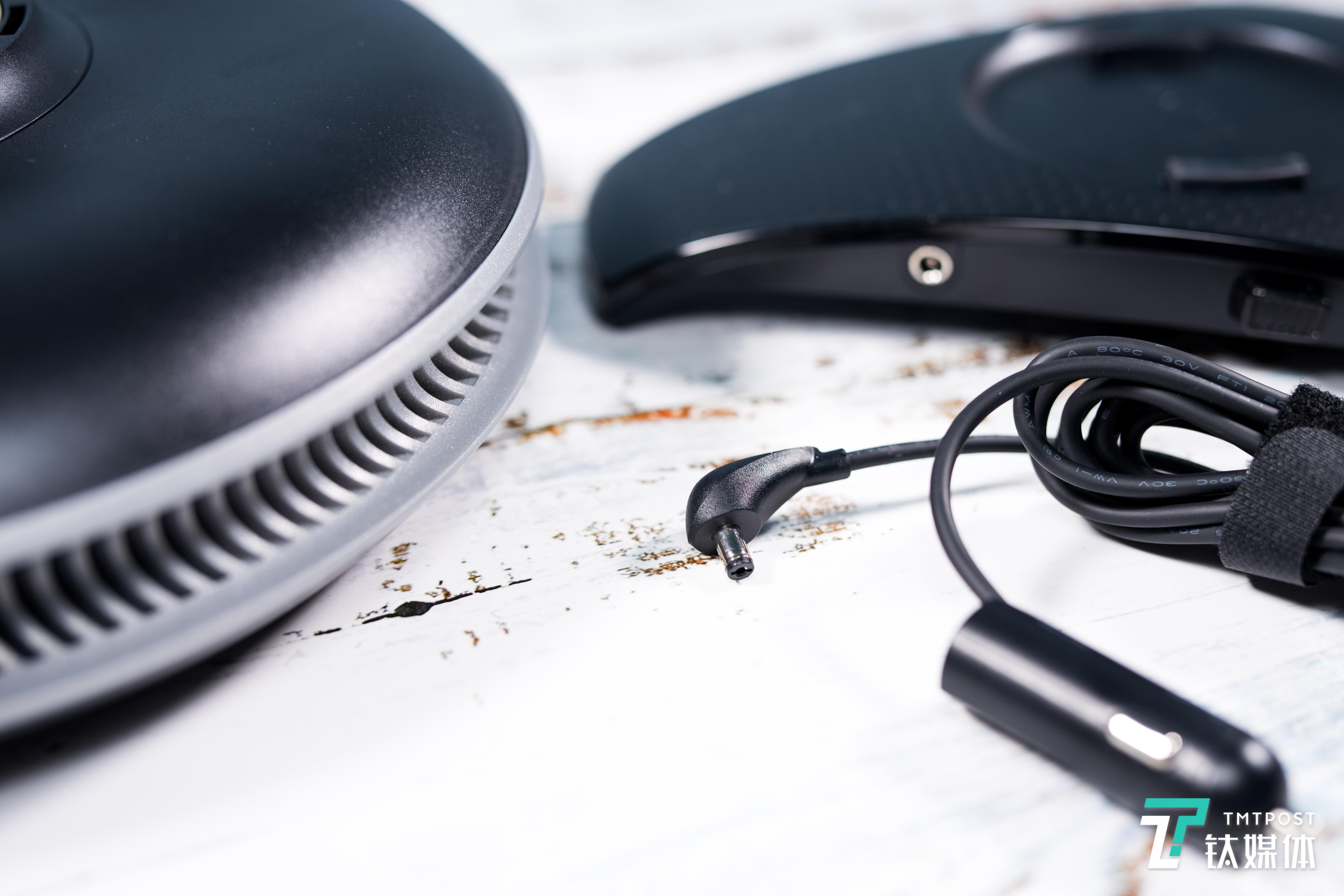 机身和支架都有电源口