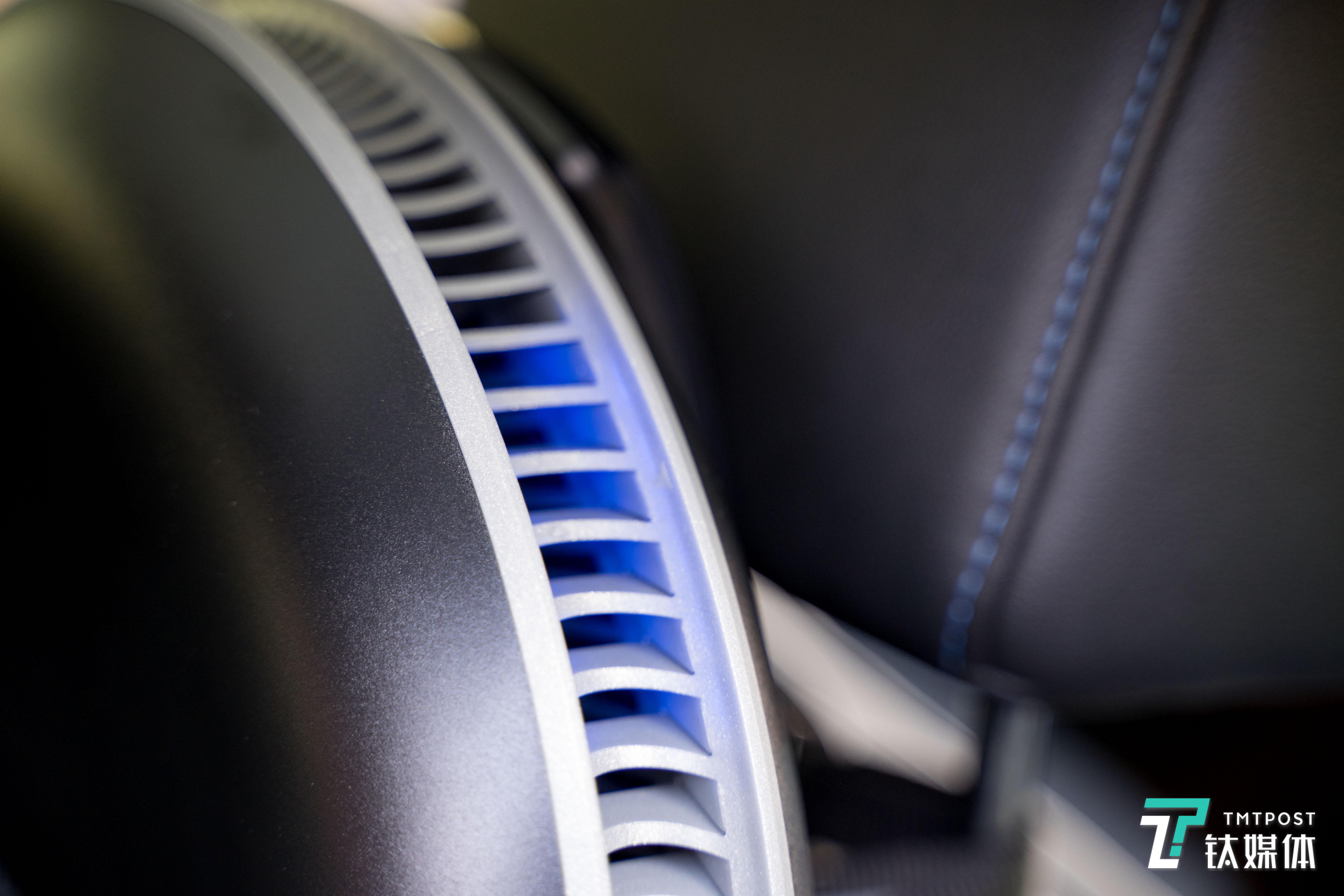 出风口处有灯光指示