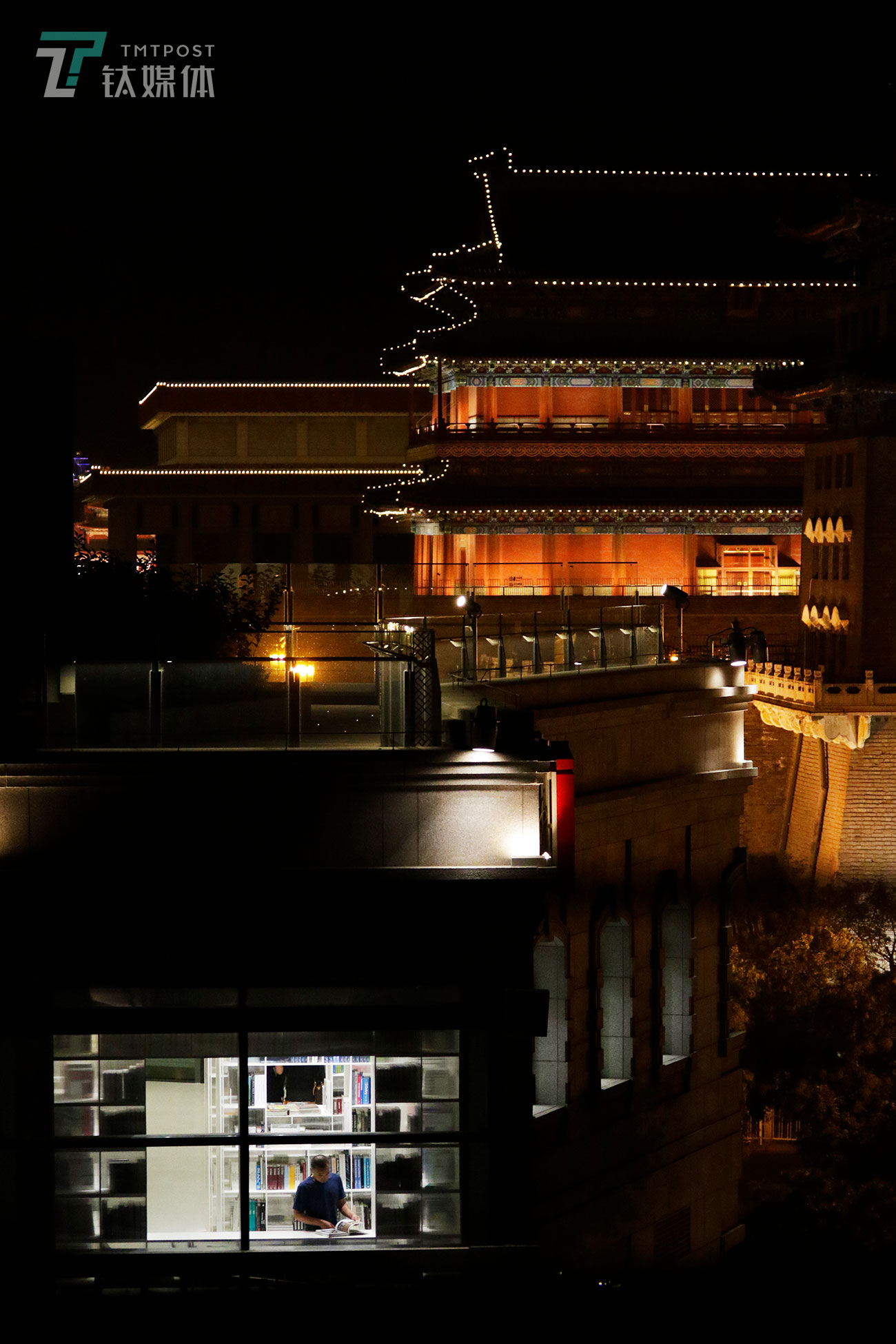 【过去与现在】9月8日，北京前门北京坊商业区，PAGEONE书店。