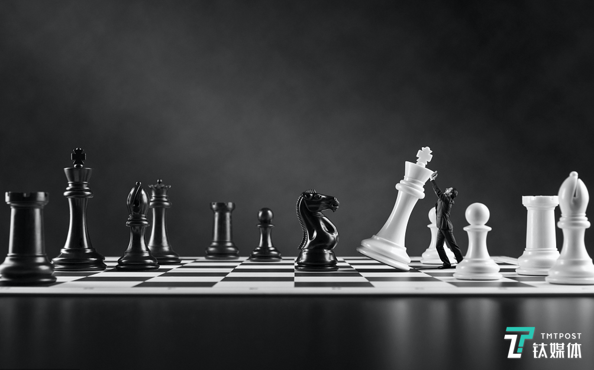 小程序的中场战事：两个十亿的交锋