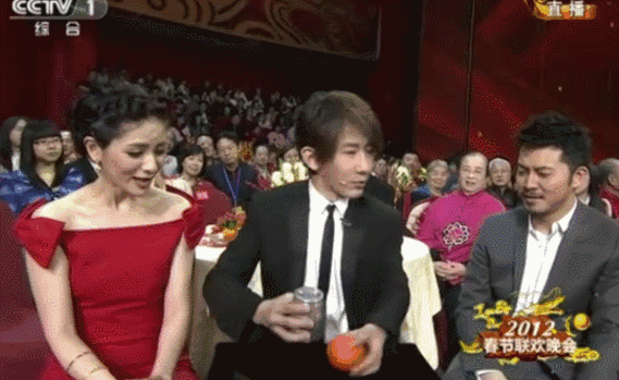 刘谦在春晚表演魔术