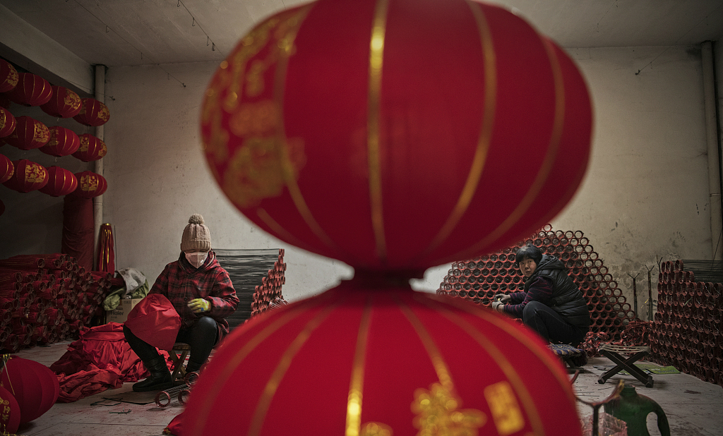 一位博士的春节回乡手记：村小、麻将室、卡车司机