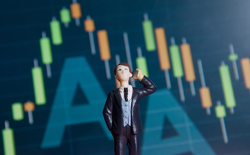 A股翻红了，上市公司却“怂”了