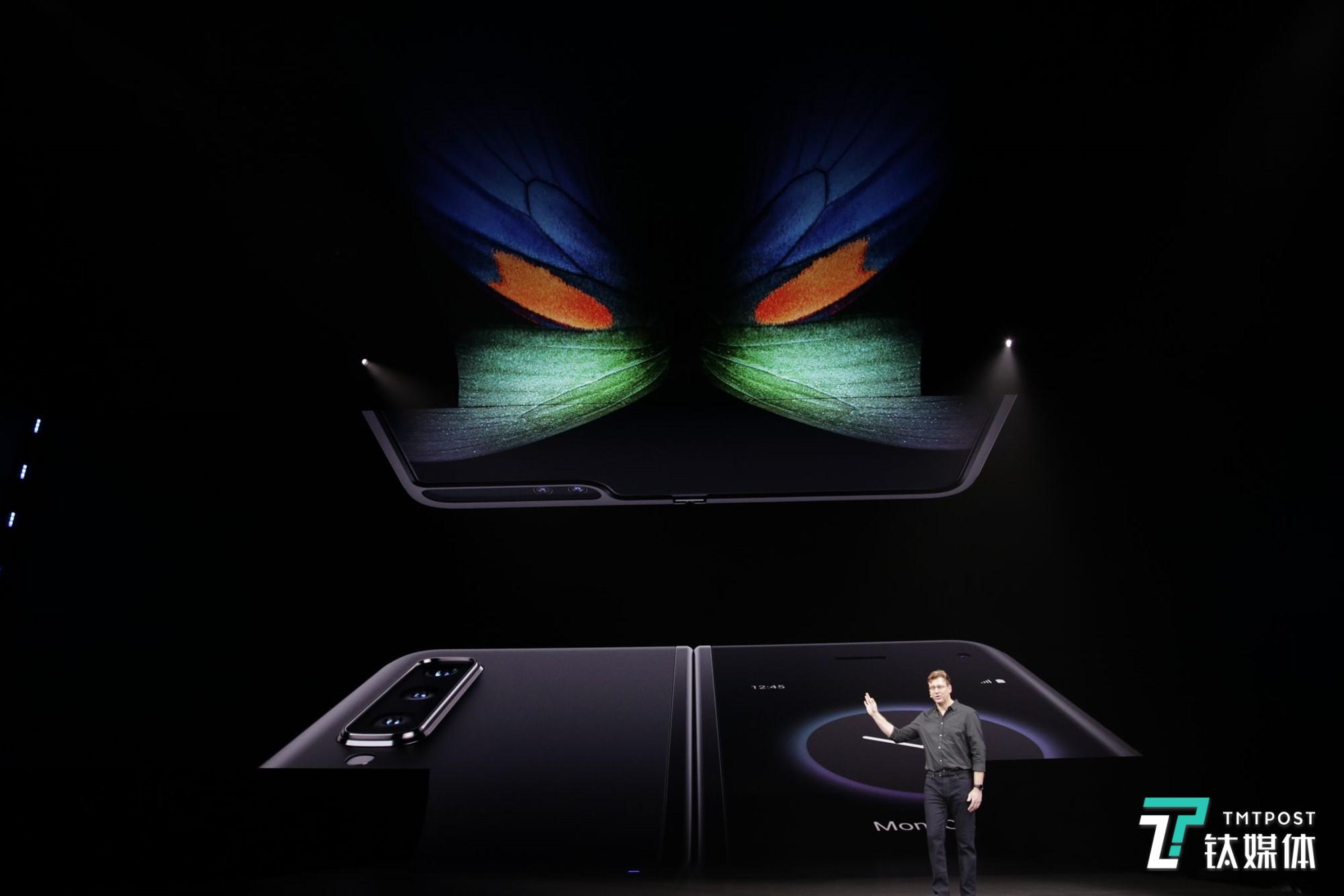 Galaxy Fold：折与不折，摄像头都能用