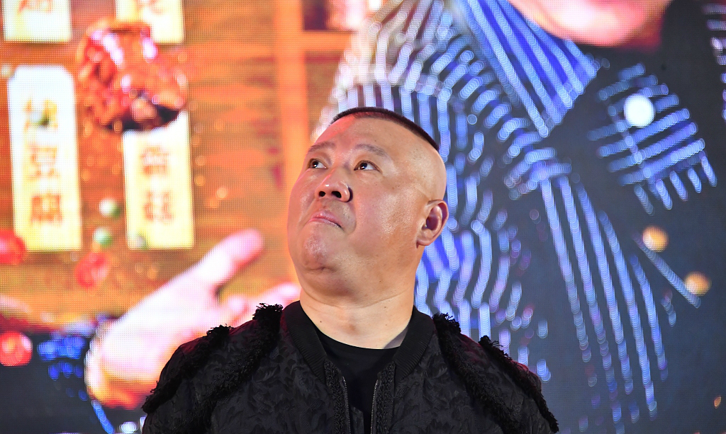 做可接触式养成偶像，女看秋元康男看郭德纲