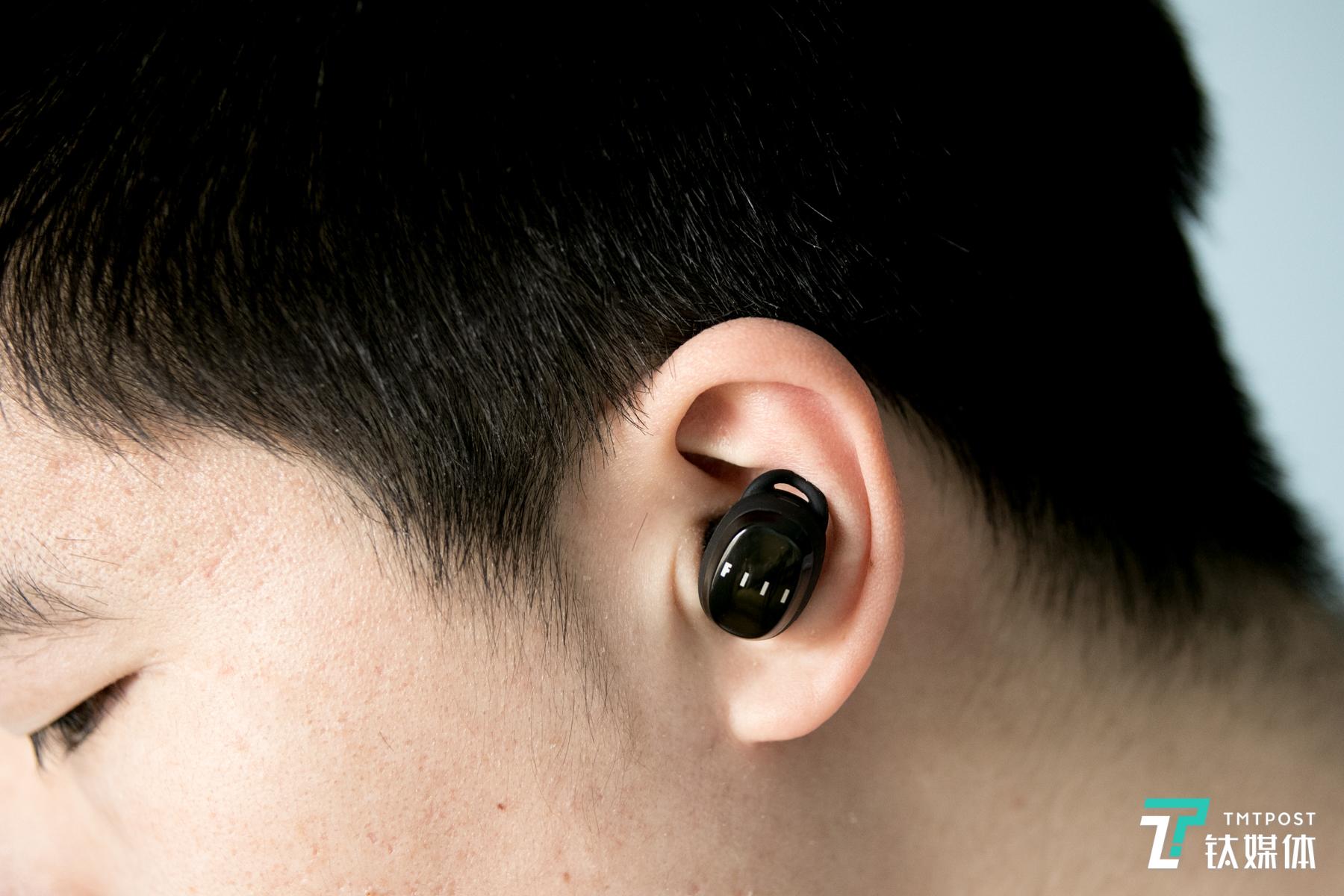 因为24小时的续航能力，我感觉完全可以替代有线耳机使用