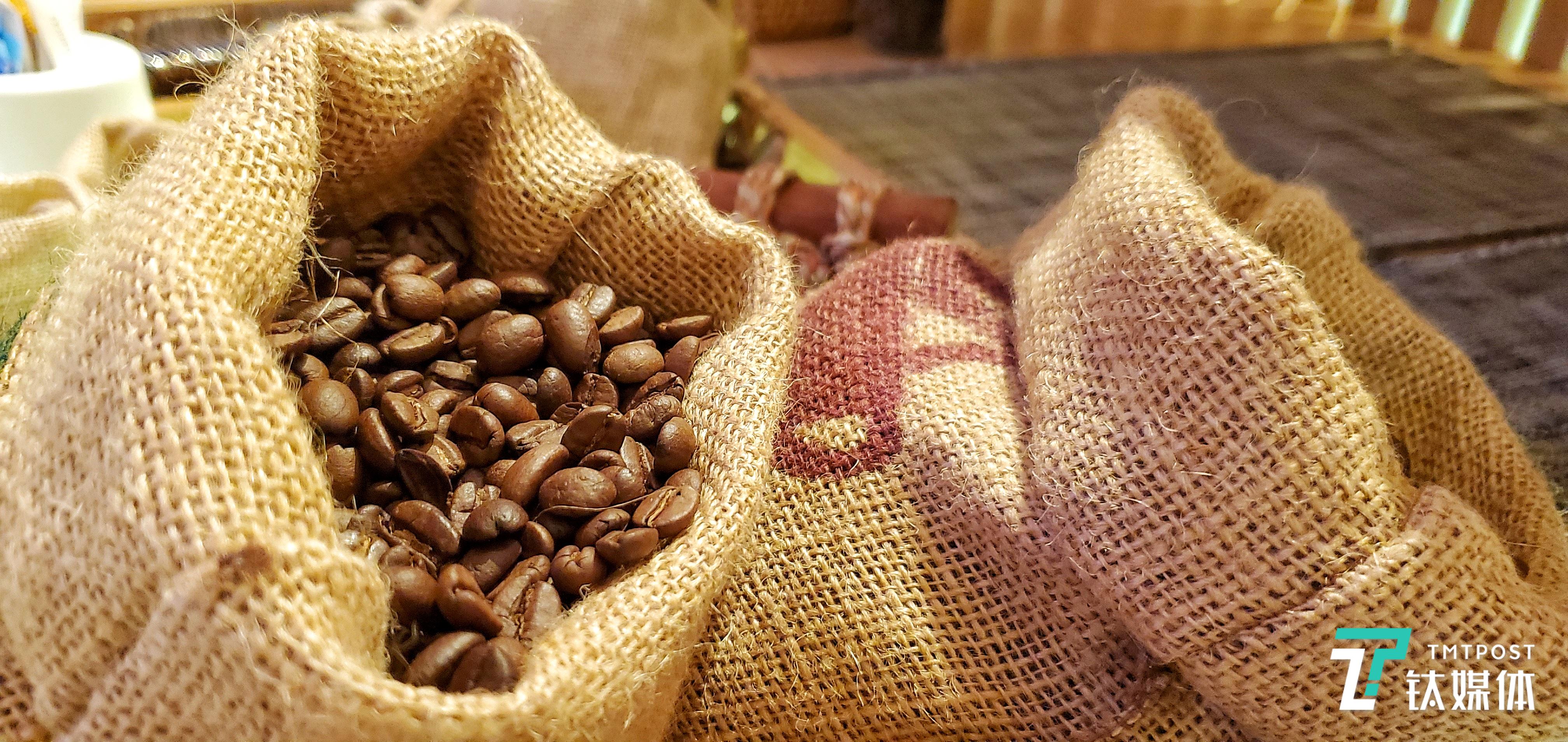 更多实拍样张  焦距：mm 光圈：f/ 快门速度：1/s ISO: