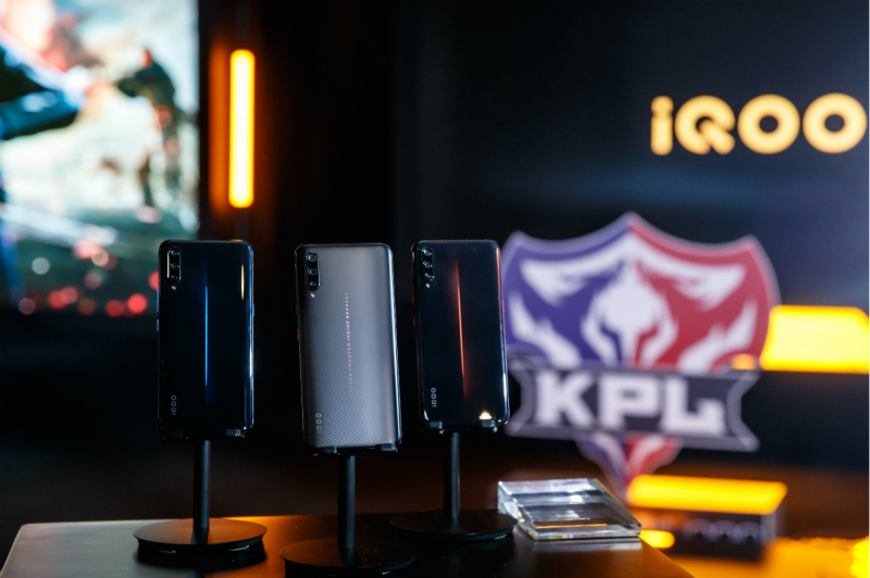 带着子品牌iQOO，vivo杀入高性能手机市场