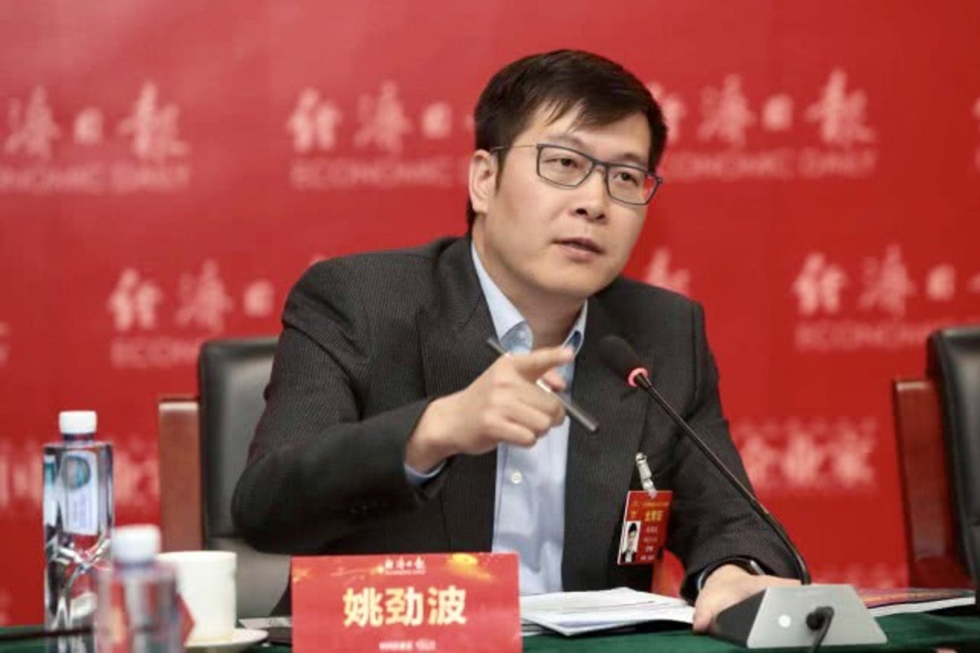 3月4日,全国人大代表、58同城CEO姚劲波向两会提交三份书面建议,包括“降低用工成本,促进中小企业吸纳就业”、“补齐租房市场短板 解决新市民居住需求”、“多措并举提振生育率”等热点话题。