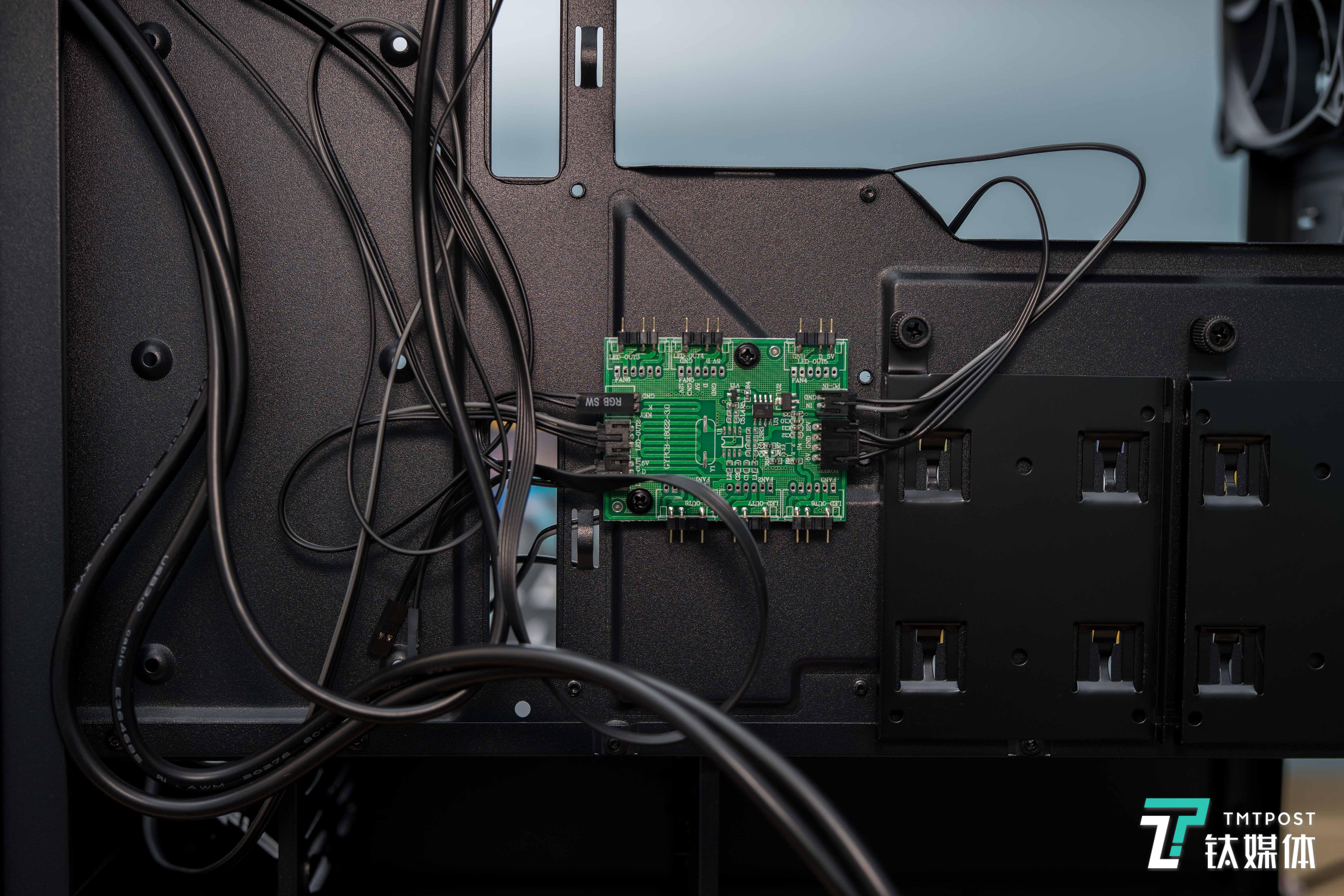 灯光的控制需要一个模块