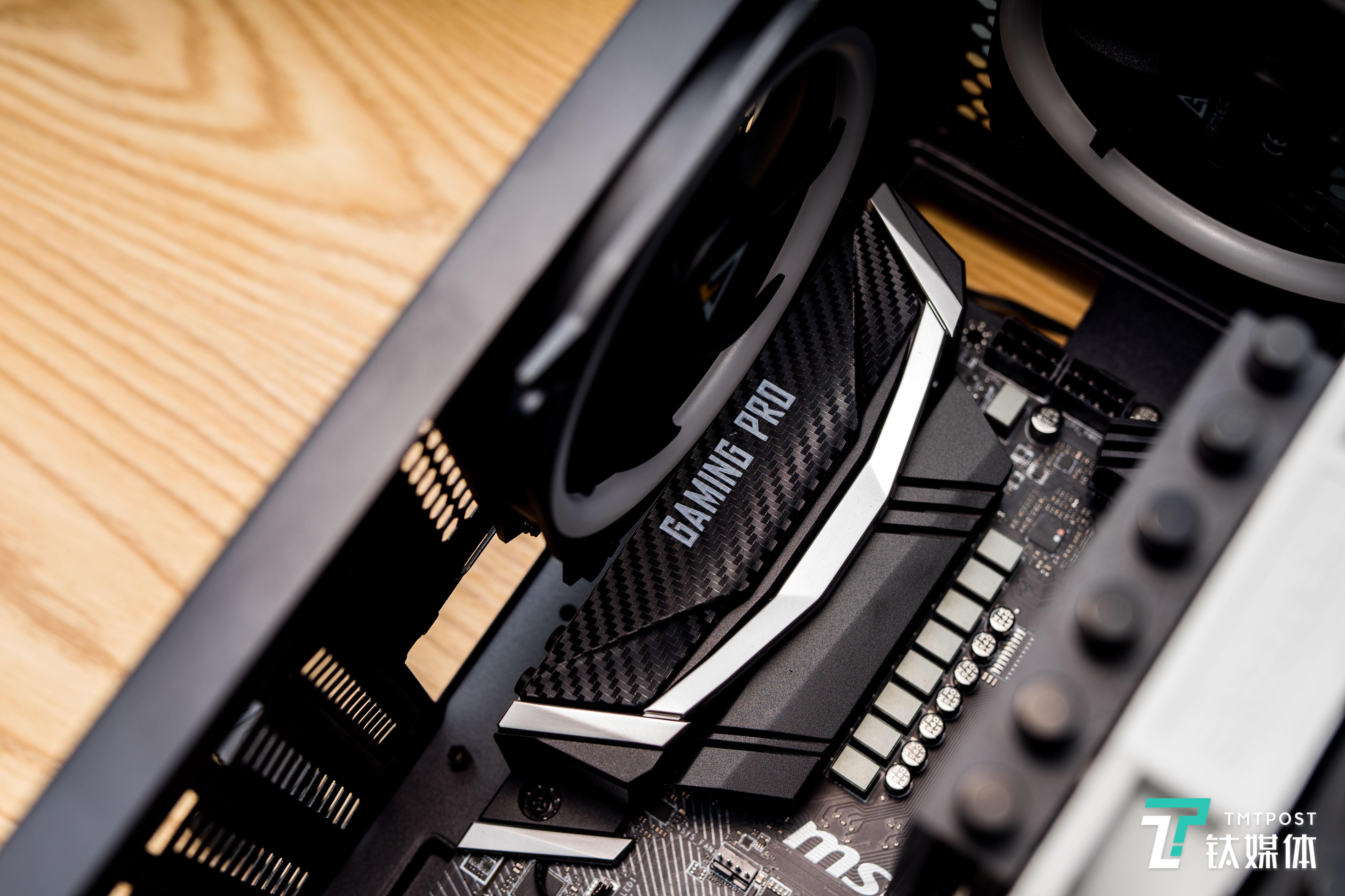 同时灯光的控制也需要主板的支持