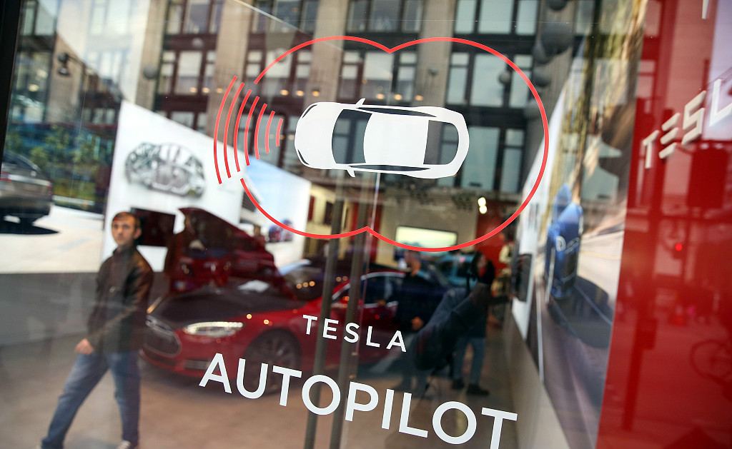 修改自动驾驶宣传策略，马斯克终于不再吹牛了