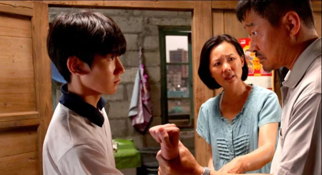 《地久天长》中的王源