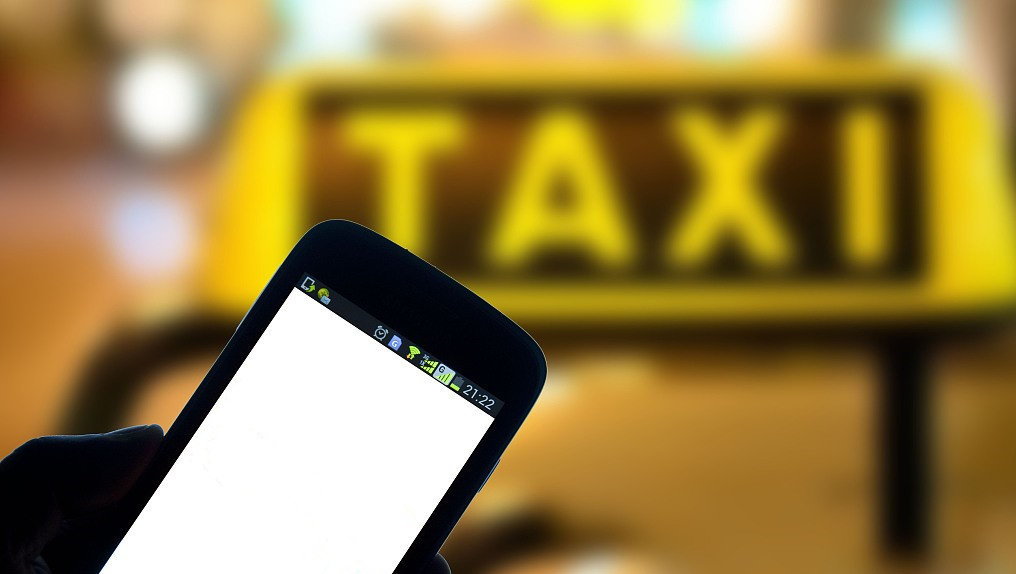 Lyft股价暴跌破发后，网约车公司或许仍有出路？