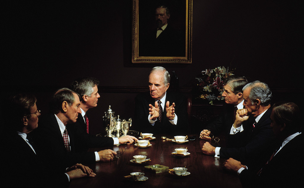 和平时期 CEO 与战备状态 CEO