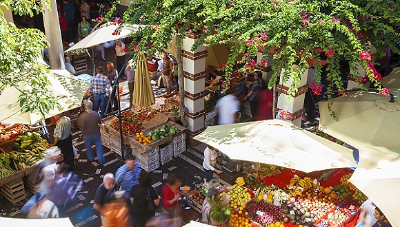 砸钱，刷单，挖角，京东美团拼多多都盯上了这个新市场