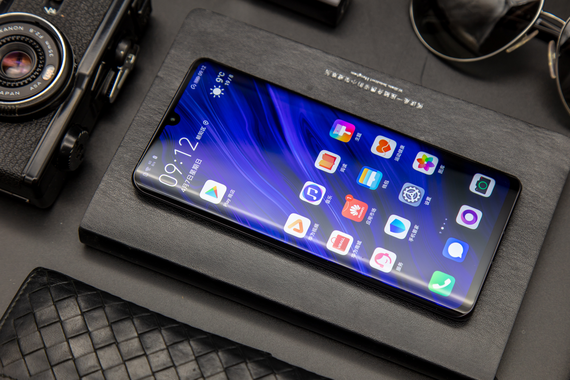 超感光徕卡四摄再度提升拍照能力，华为 P30 Pro首发评测 | 钛极客