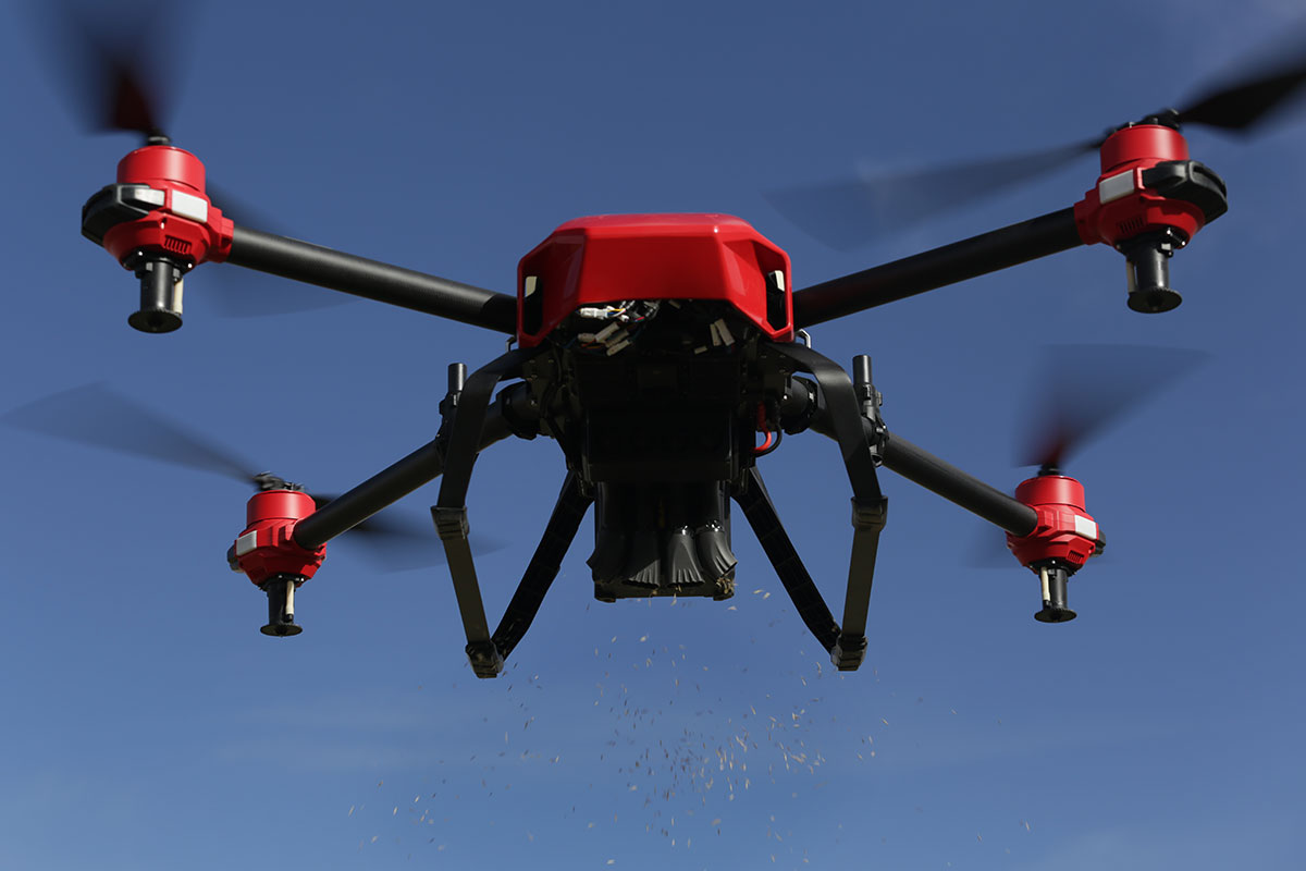 极飞发布智能播撒系统，首次在高海拔草原实现无人机智能化播种 | 钛快讯