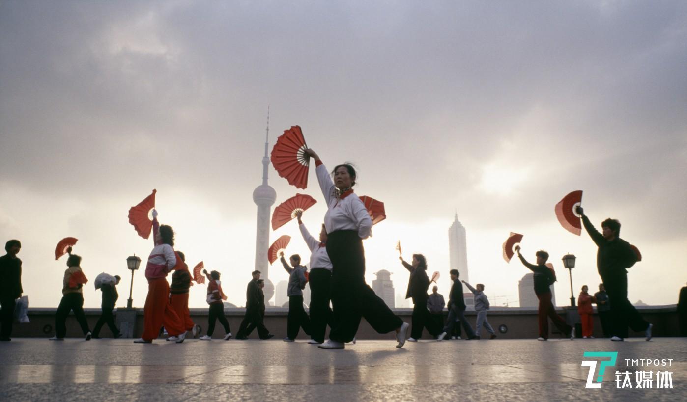 如何解决“2035年养老金耗尽”问题？