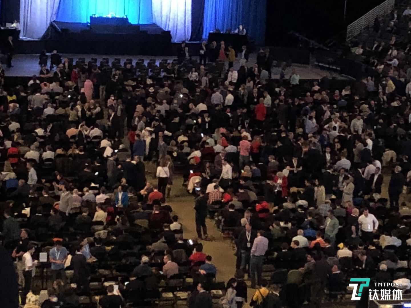 “89岁巴菲特+95岁芒格”搭档今晚再同台，据称是最后一届股东大会？