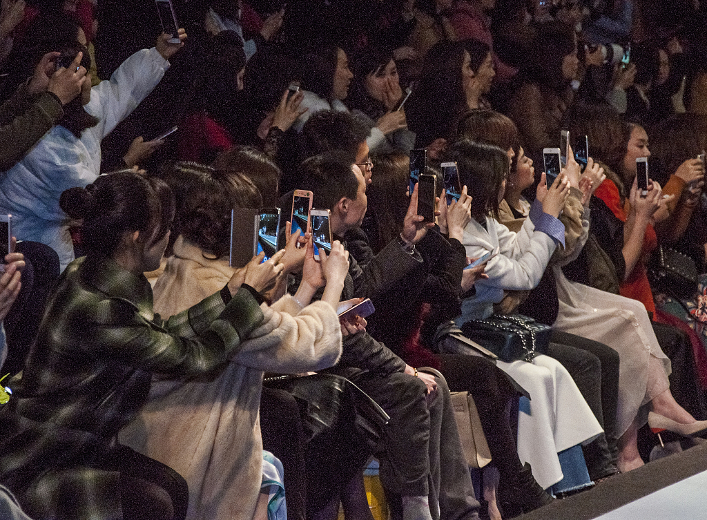 选秀节目中的时代印记：“脑残粉”才是最靠得住的人