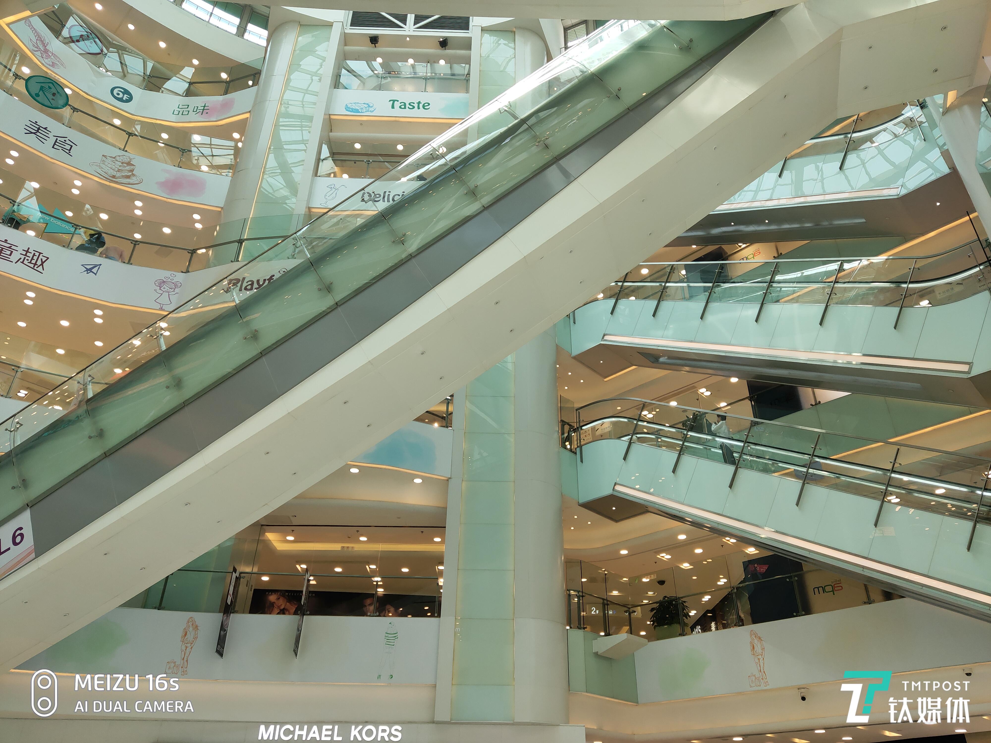 室内样张，体现了大传感器的采光能力