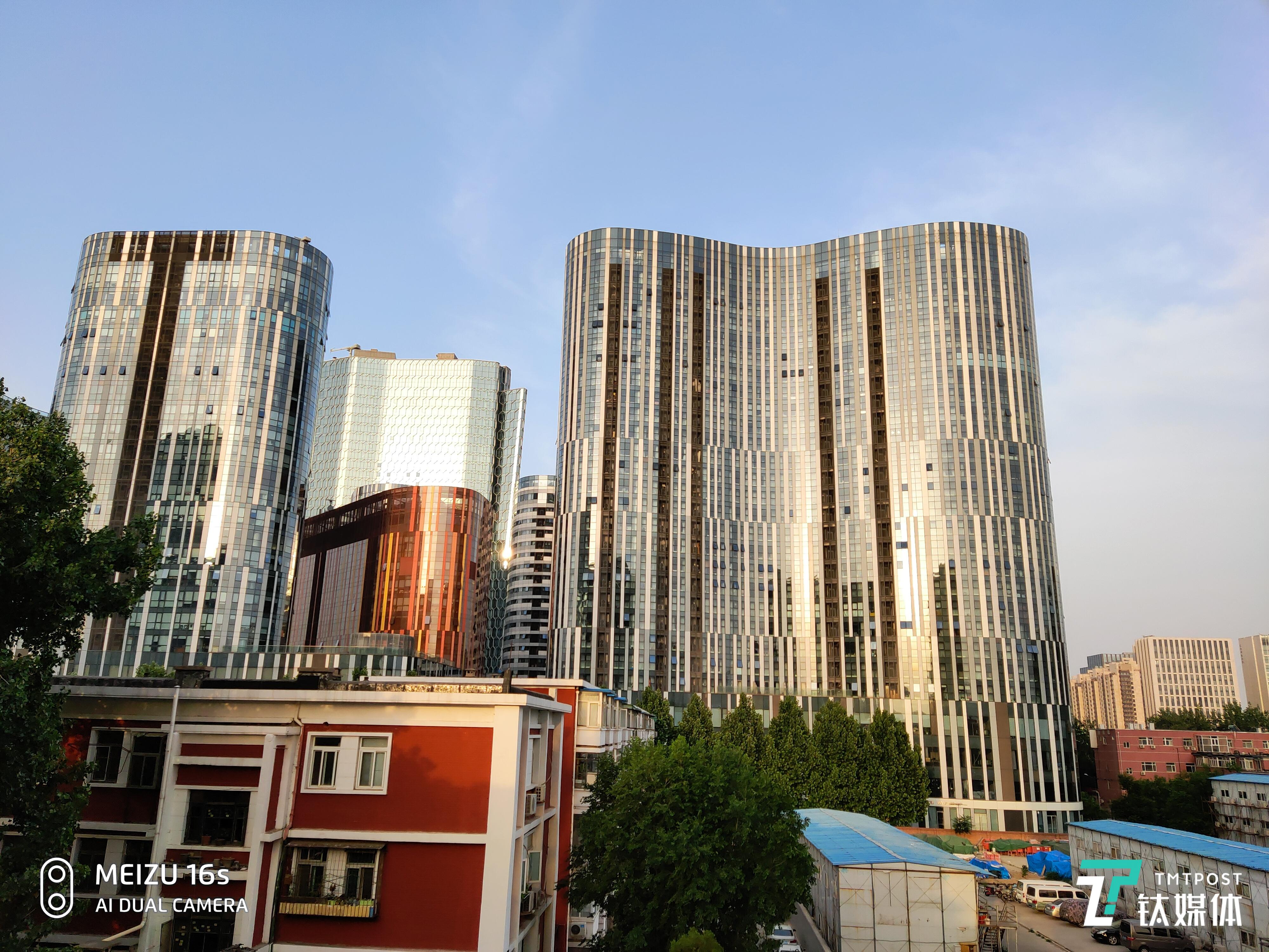 1X光学变焦的建筑物拍摄样张