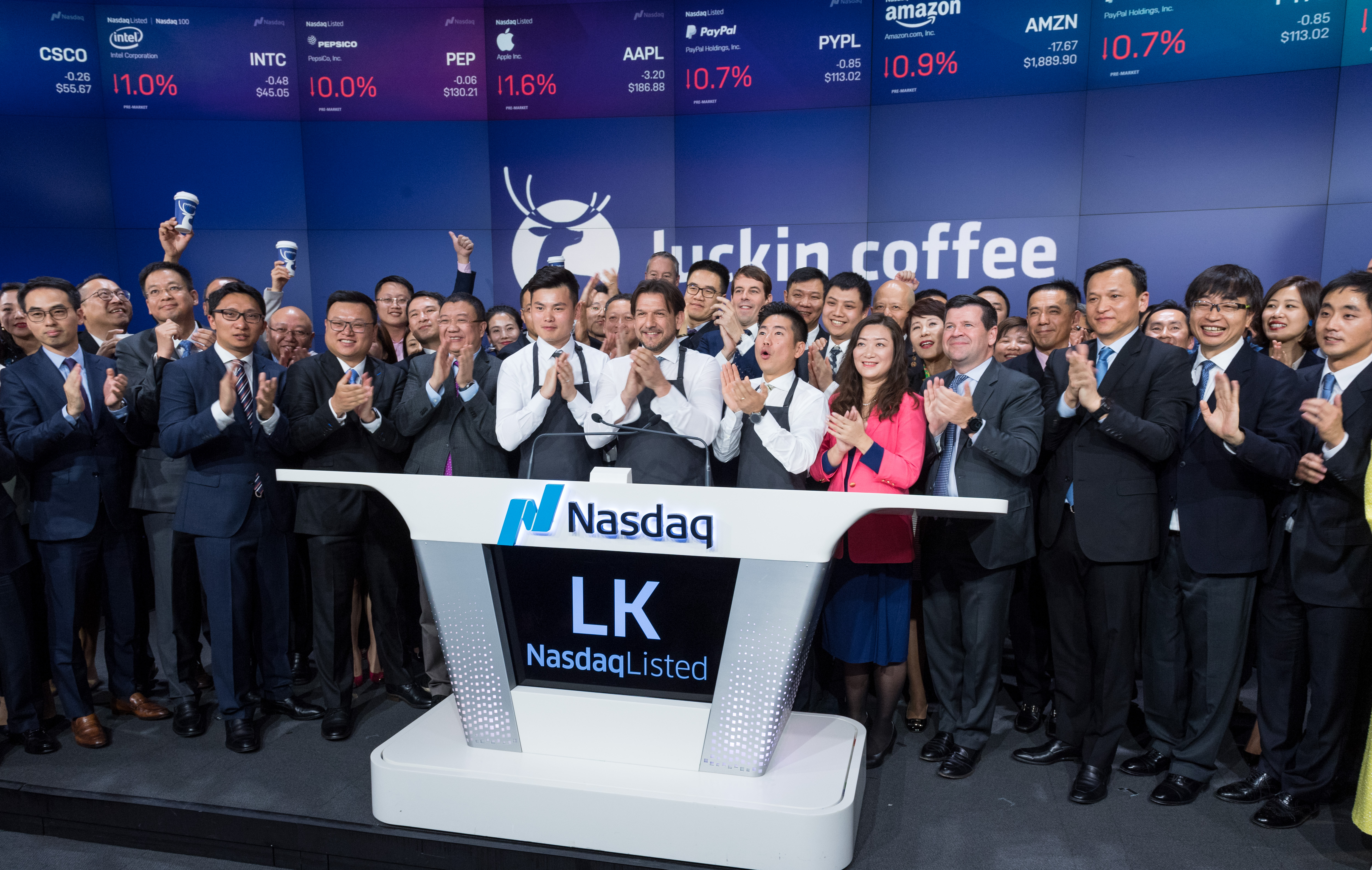 瑞幸咖啡今日登录纳斯达克