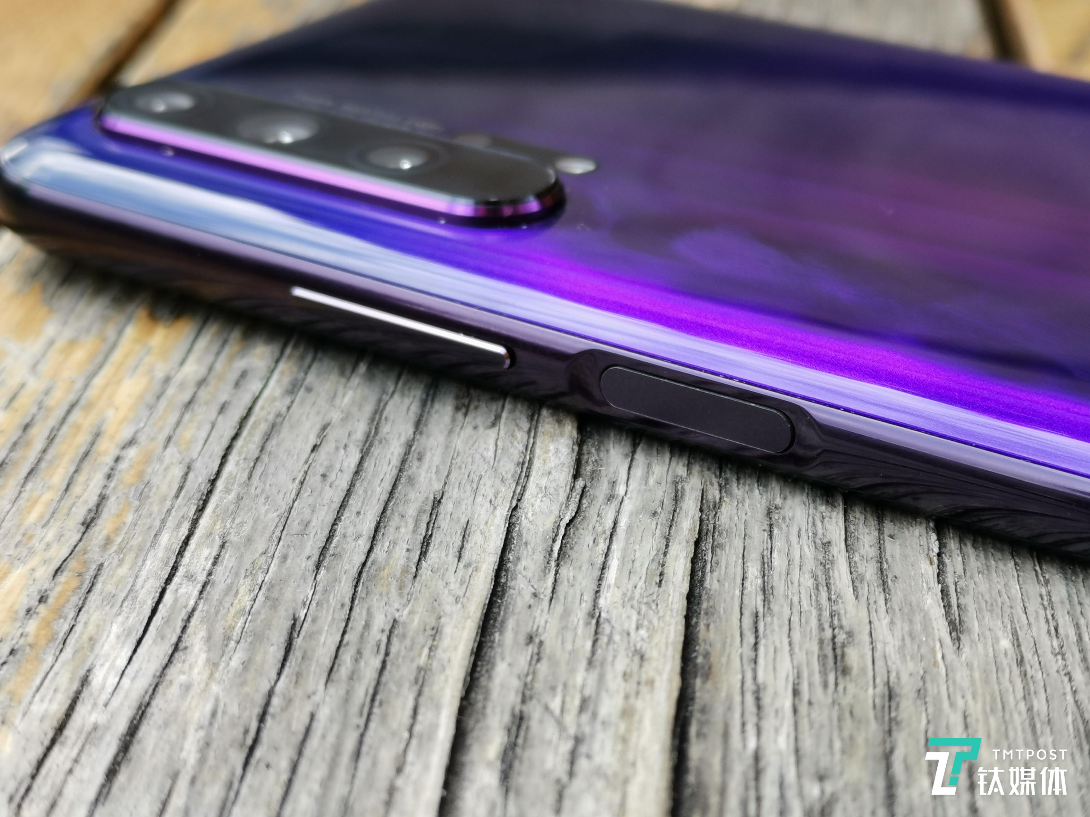 侧边指纹&电源键合二为一