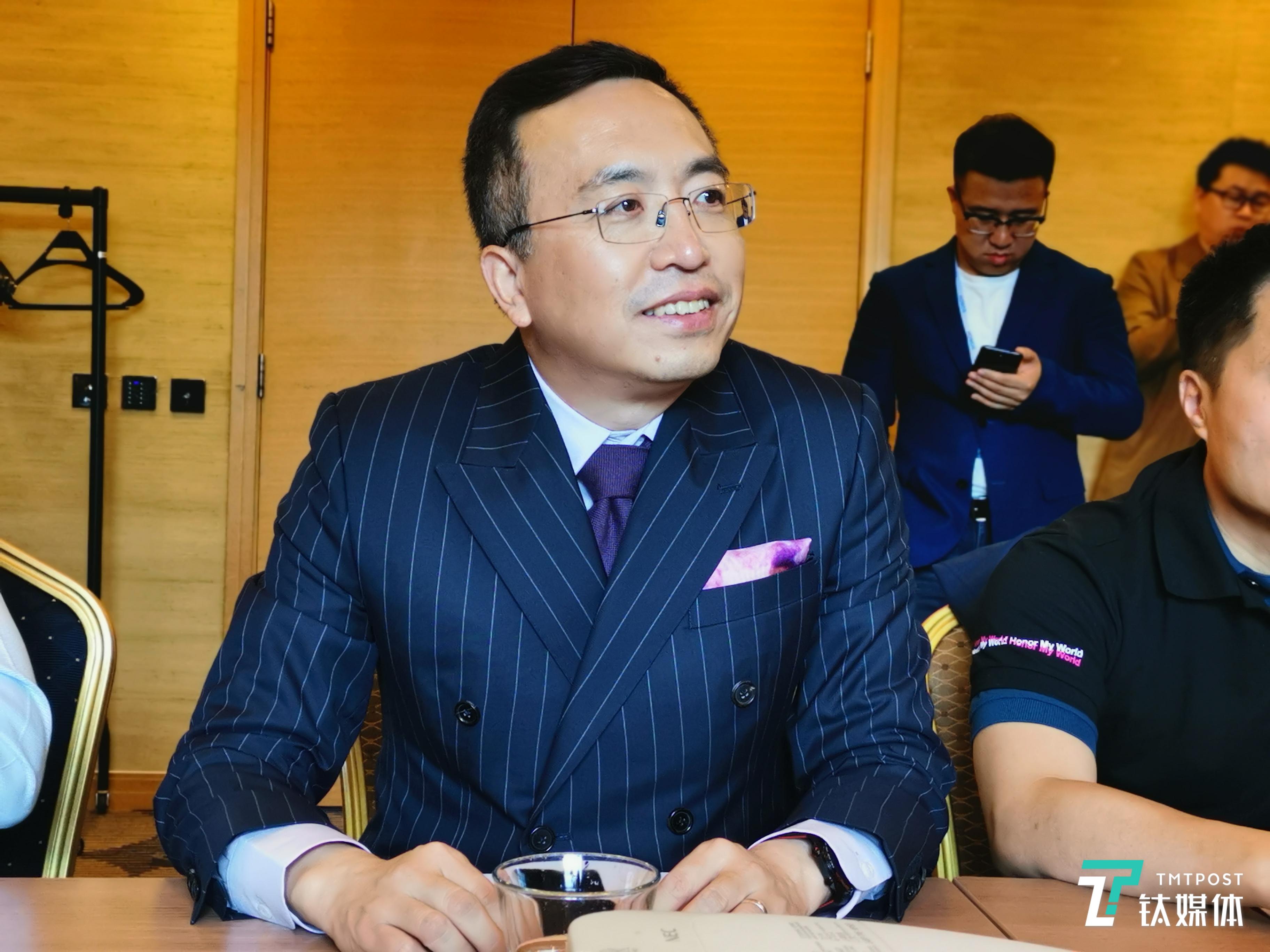 荣耀总裁赵明：既定战略不受形势变化影响，四季度发布5G手机