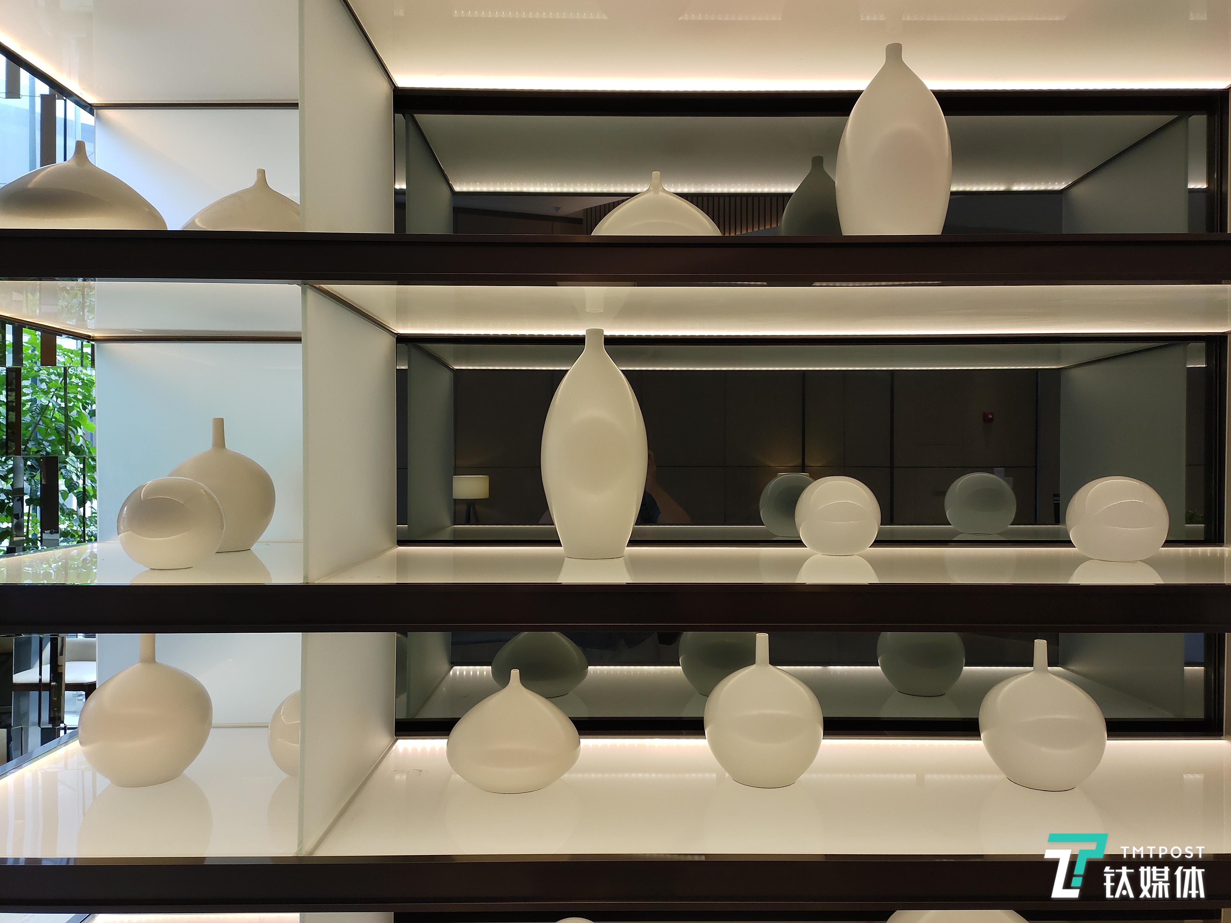 焦距：4.74mm，光圈f/1.7，ISO：325